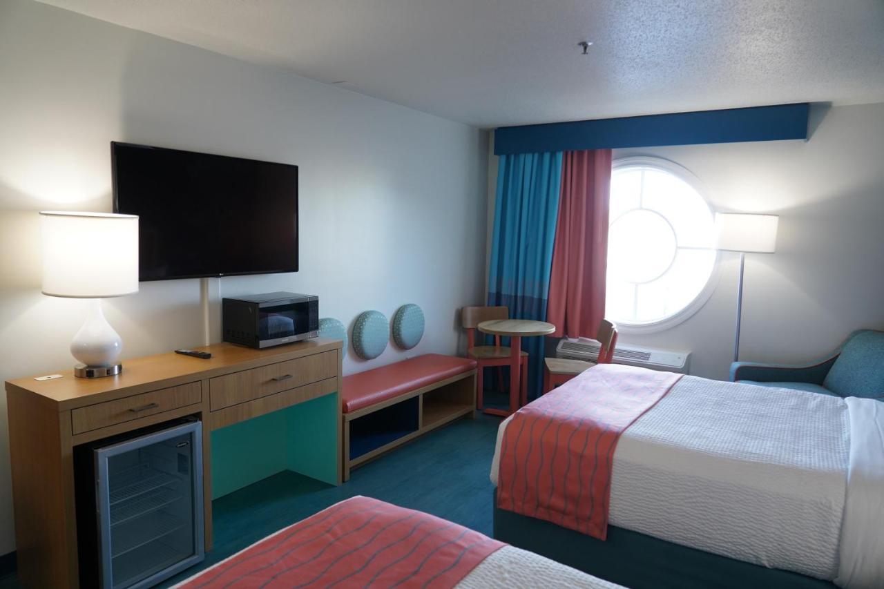 Castaway Bay By Cedar Point Resorts Sandusky Exterior photo